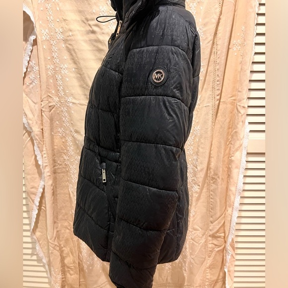 Michael Kors Puffer Coat - Picture 4 of 8